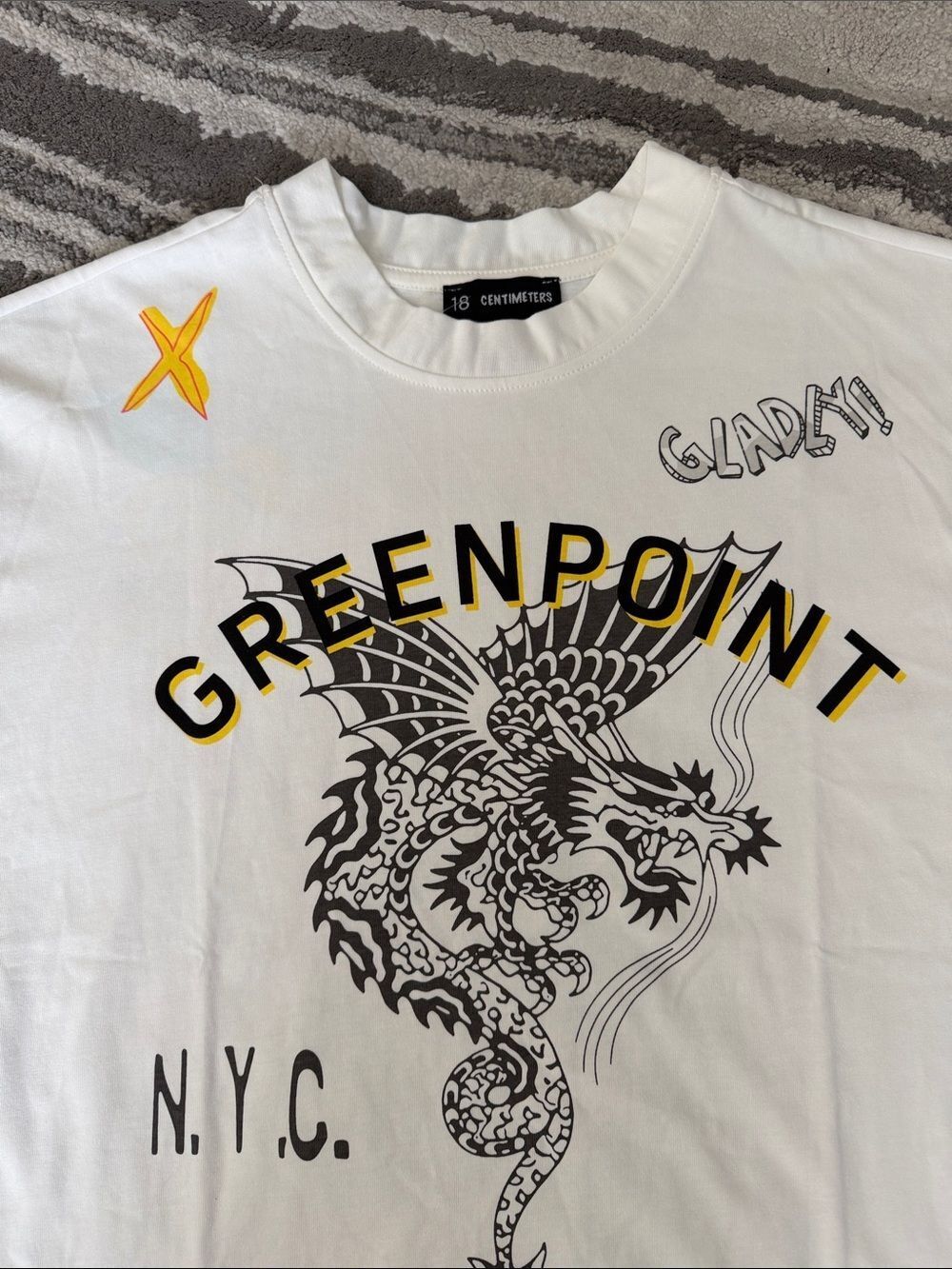 NWOT White Graphic Dragon T-Shirt by 18 Centimeters